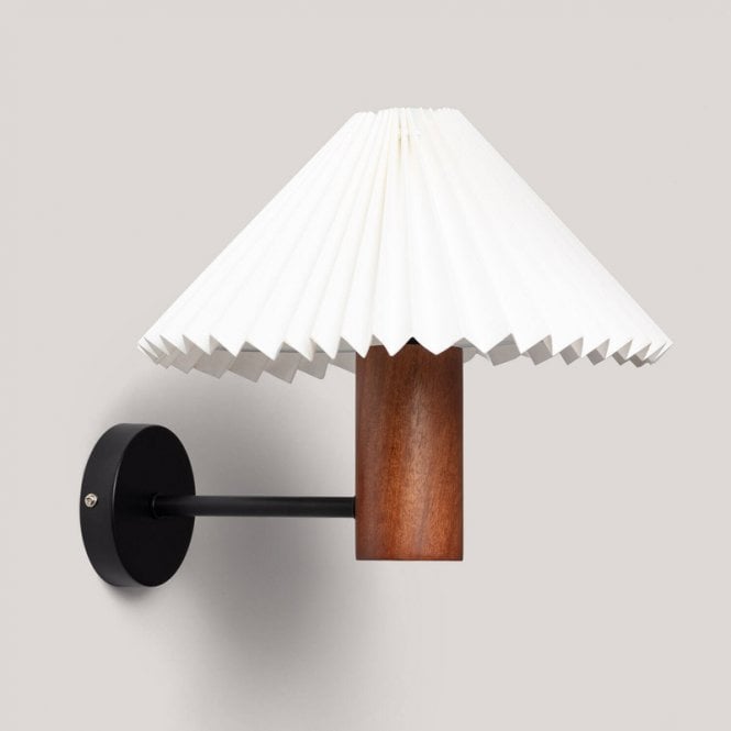 Iluzzia  Leonessa Wood Wall Light - White